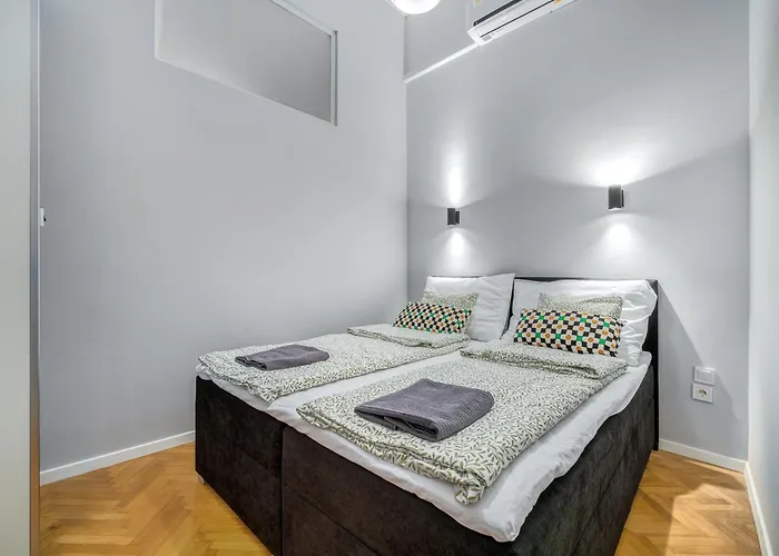 Synagogue 2 Bedroom S162 *